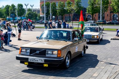 Minsk, Beyaz Rusya - 1 Juny, 2019: klasik araba geçit töreni