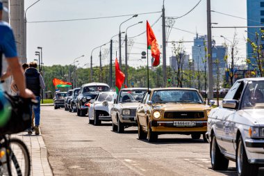 Minsk, Beyaz Rusya - 1 Juny, 2019: klasik araba geçit töreni