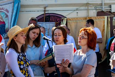 Minsk, Beyaz Rusya - 1 Juny, 2019: hacılar celebraing ve dua d