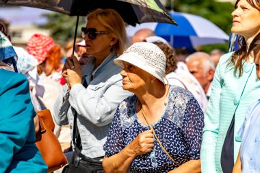 Minsk, Beyaz Rusya - 1 Juny, 2019: hacılar celebraing ve dua d
