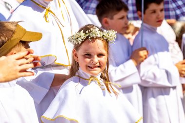 Minsk, Beyaz Rusya - 1 Juny, 2019: hacılar celebraing ve dua d