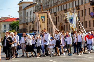 Minsk, Beyaz Rusya - 1 Juny, 2019: hacılar celebraing ve dua d