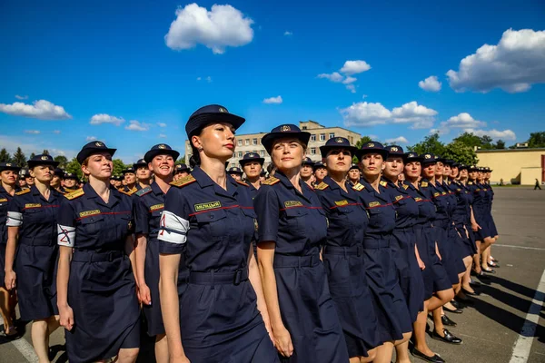 MINSK, BELARUS - 1 DE JUNIO DE 2019: soldados del ejército bielorruso —  Fotos de Stock