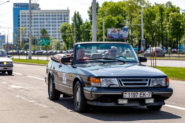Minsk, Vitryssland-1 Juny, 2019: parad av veteranbilar — Stockfoto