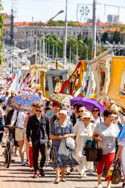 Minsk, Beyaz Rusya - 1 Juny, 2019: hacılar celebraing ve dua d