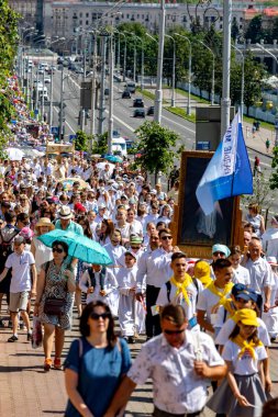 Minsk, Beyaz Rusya - 1 Juny, 2019: hacılar celebraing ve dua d