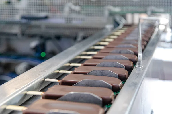 The conveyor automatic lines for the production of ice cream