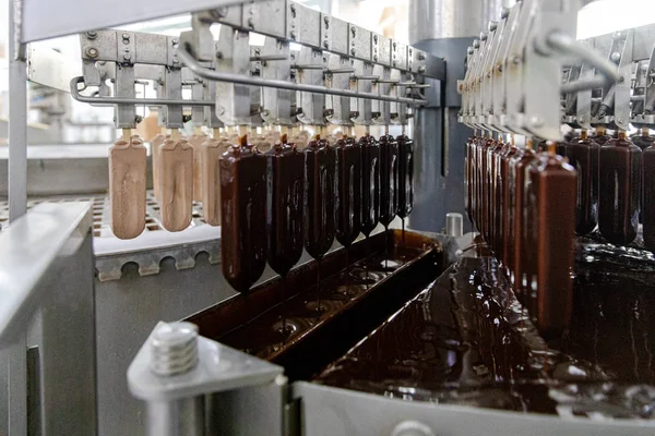 The conveyor automatic lines for the production of ice cream