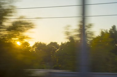 Dinamikleri tren penceresinden görüntülemek