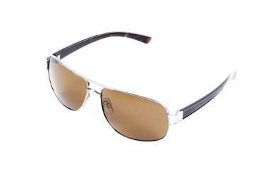 Beyaz arkaplanda güneş gözlüğü 