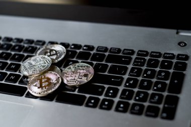 Klavye gümüş bitcoin