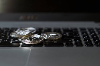 Klavye gümüş bitcoin