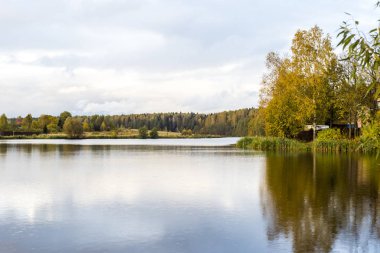 Sonbahar manzara. Sonbahar günbatımı vasıl belgili tanımlık park ağaçlarda