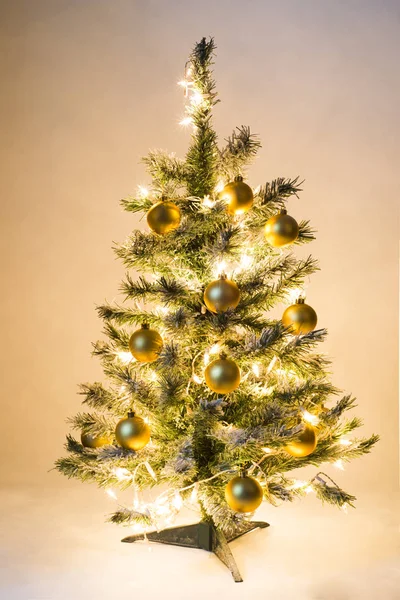 Árbol Navidad Con Iluminación — Foto de Stock
