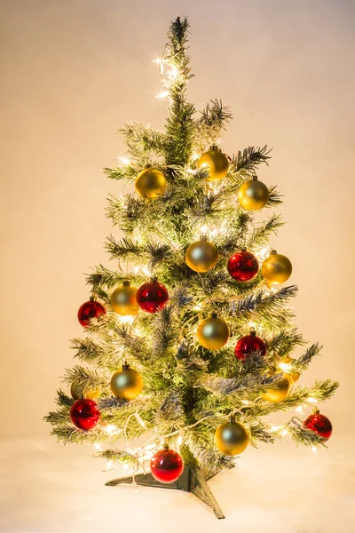 Árbol Navidad Con Iluminación — Foto de Stock