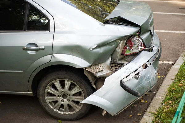 Voiture Cassée Sur Rue Stationnement — Photo