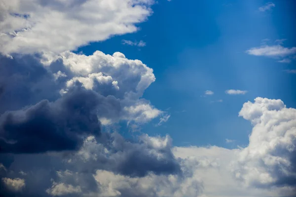 Hermoso Rayo Luz Las Nubes Cielo Divino —  Fotos de Stock