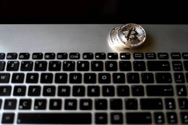 Klavye gümüş bitcoin