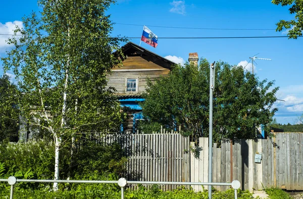 Rus köy evi çöken