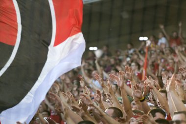 Stadyum podyumda alkışlar futbol taraftarları