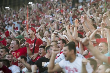Rusya, Moskova, Ağustos 2017: Hayranları Spartak'ın futbol kulübü (Moskova) memnun kapıyı futolist club Lokomotiv (Moskova gol ile)