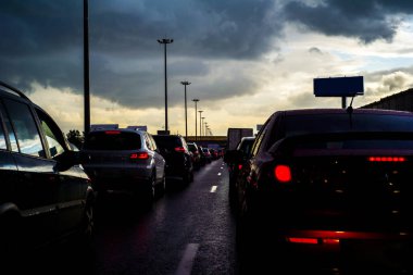 Acele saat trafik sıkışıklığı