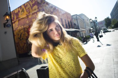 sokakta kız photoshoot