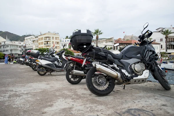 Bir dizi satır Park motosiklet
