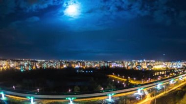 Timelapse: Tren ve uçak Moskova akşam trafik