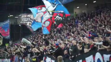 Rusya, Moskova, Mayıs 2018: Rusya Premier Ligi şampiyonluğu bulunan Cska futbol takımı hayranları maç Pfc Cska Moskova ve Fc Arsenal Tula.