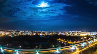 Timelapse: Tren ve uçak Moskova akşam trafik