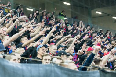 Rusya, Moskova, Mayıs 2018: Cska Moskova (Moskova) - Arsenal (Tula arasında Rus Futbol Şampiyonası Maç sırasında Cska futbol kulübü (Moskova) hayranları)