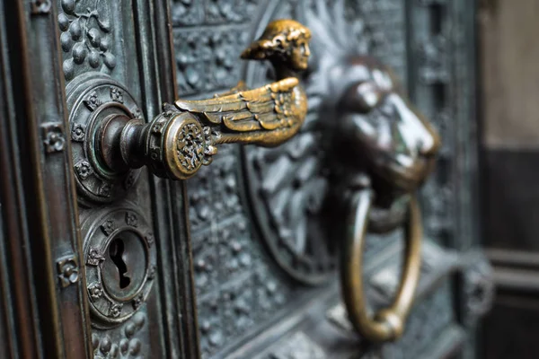 Cathedral Cologne, Almanya giriş