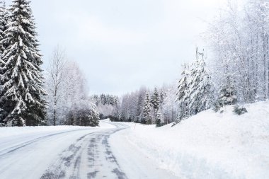 kar ülkede yol Finlandiya