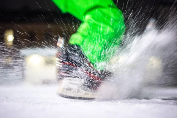 Buz pateni doğal buz yüzüğü 