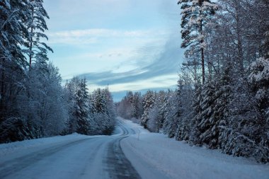kar ülkede yol Finlandiya