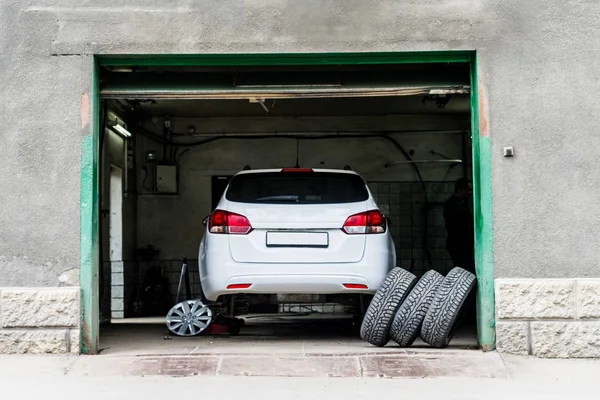 Tire Replacement Service Fitting Balancing Change Winter — Stock Photo, Image