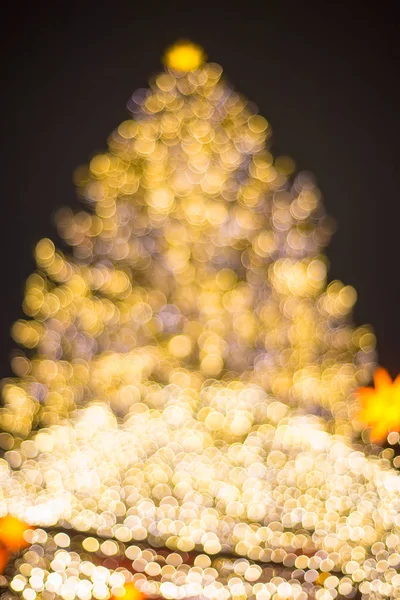Bllur Illuminated Christmas Tree Night Falling Snow Copy Space — Stock Photo, Image