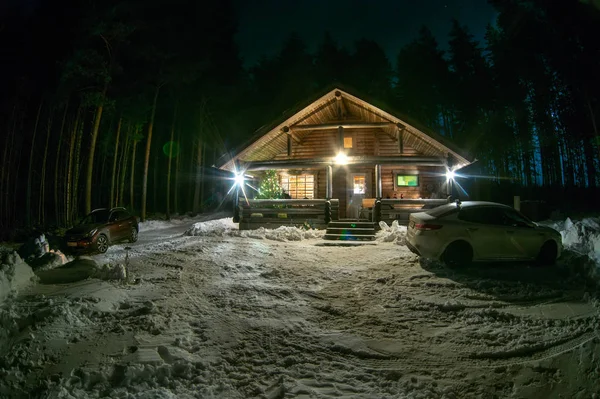 Una Casa Solitaria Bosque Pinos —  Fotos de Stock