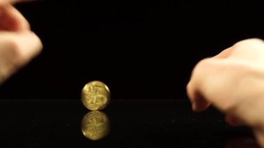 Siyah ayna tablo Bitcoin spin