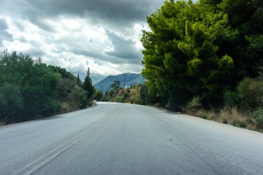 Crete pedgus ada genelinde ana karayolu