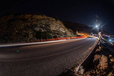 yılan gibi yolda araba hafif rotaları