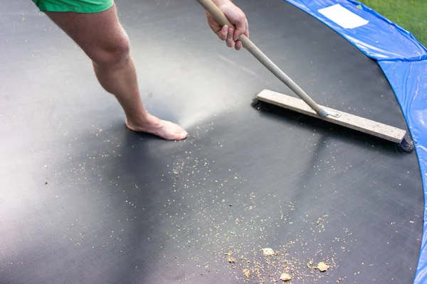 Adam trambolin Temizleme