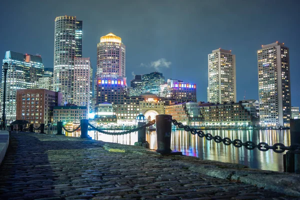 Horizonte Boston Fort Point Channel Noite Fan Pier Park — Fotografia de Stock