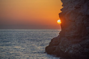 Girit 'te yaz erken sabah parlak gökyüzü plaj