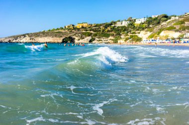 Girit'te büyük çökme dalgası