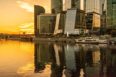 Moskova Uluslararası İş Merkezi akşam