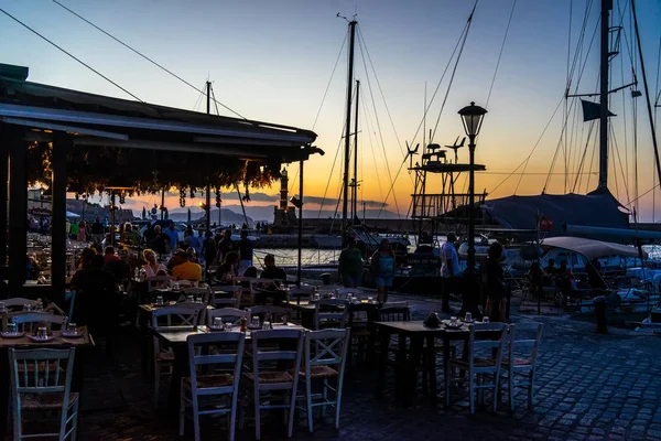 Grèce Canée Août 2018 Les Gens Assoient Dans Café Soir — Photo