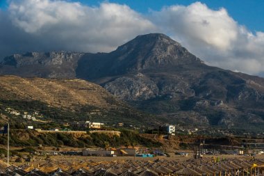 Girit Falasarna Plajı'nda Şemsiyeler