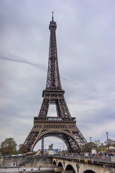 Paris Frankrike 2019 Eiffeltornet Soliga Vårdag Paris Frankrike — Stockfoto